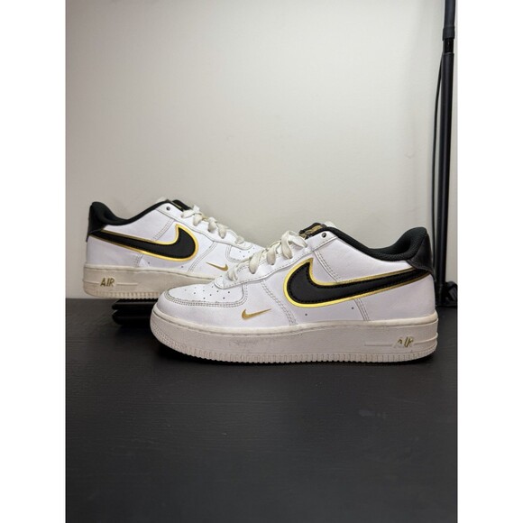 Nike Air Force 1 '07 LV8 Double Swish White/black/gold Colorway 4Y, Womens 5.5 - Picture 1 of 13